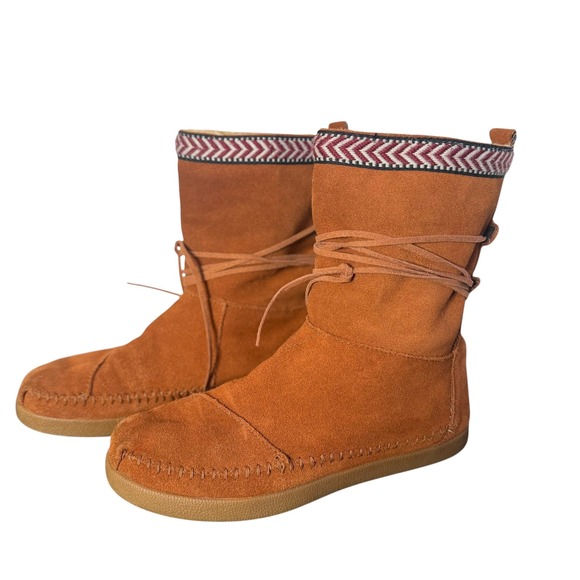 TOMS Nepal Suede Boots Aztec Trim Lace Up Booties Women 7.5 Faux Fur Lining BOHO - Picture 1 of 10